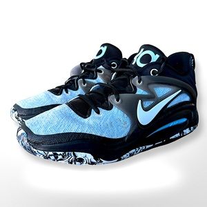 Nike KD 15 shoe with box. Only worn twice on gym floor